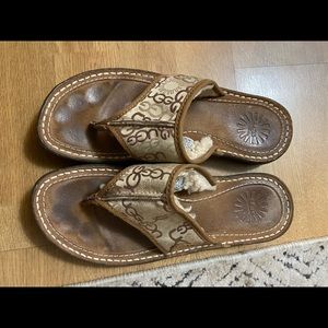 UGG Australia flip flops shearling size 7